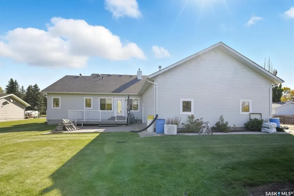 4005 3rd Avenue W Waldheim SK S0K 4R0
