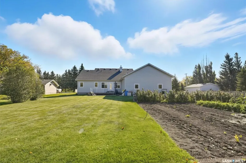 4005 3rd Avenue W Waldheim SK S0K 4R0