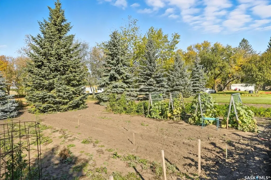 4005 3rd Avenue W Waldheim SK S0K 4R0