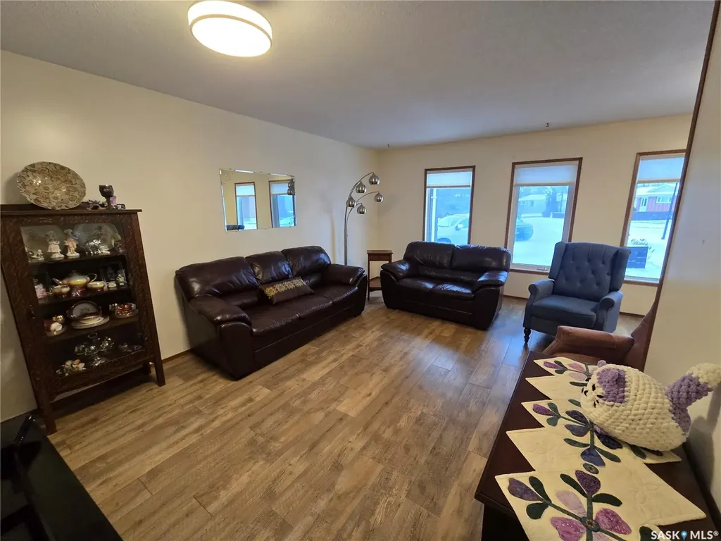 106 Alexander Bay Kipling SK S0G 2S0
