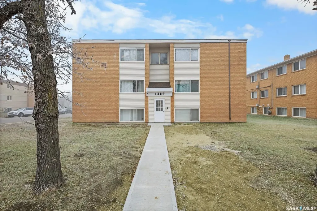 1560 Alexandra Street Regina SK S4T 4N9