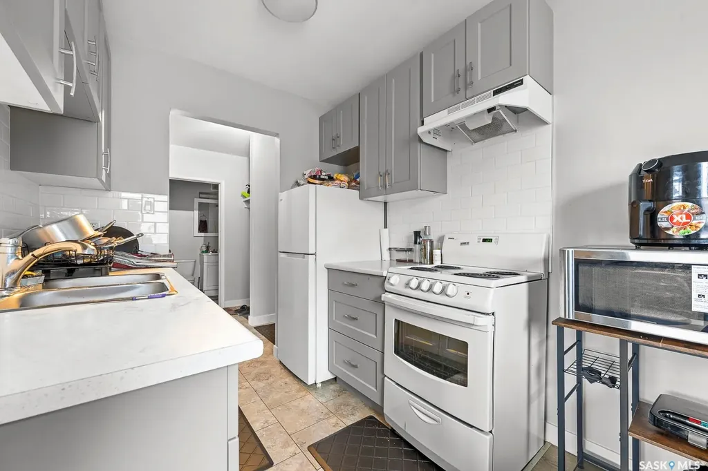 1560 Alexandra Street Regina SK S4T 4N9