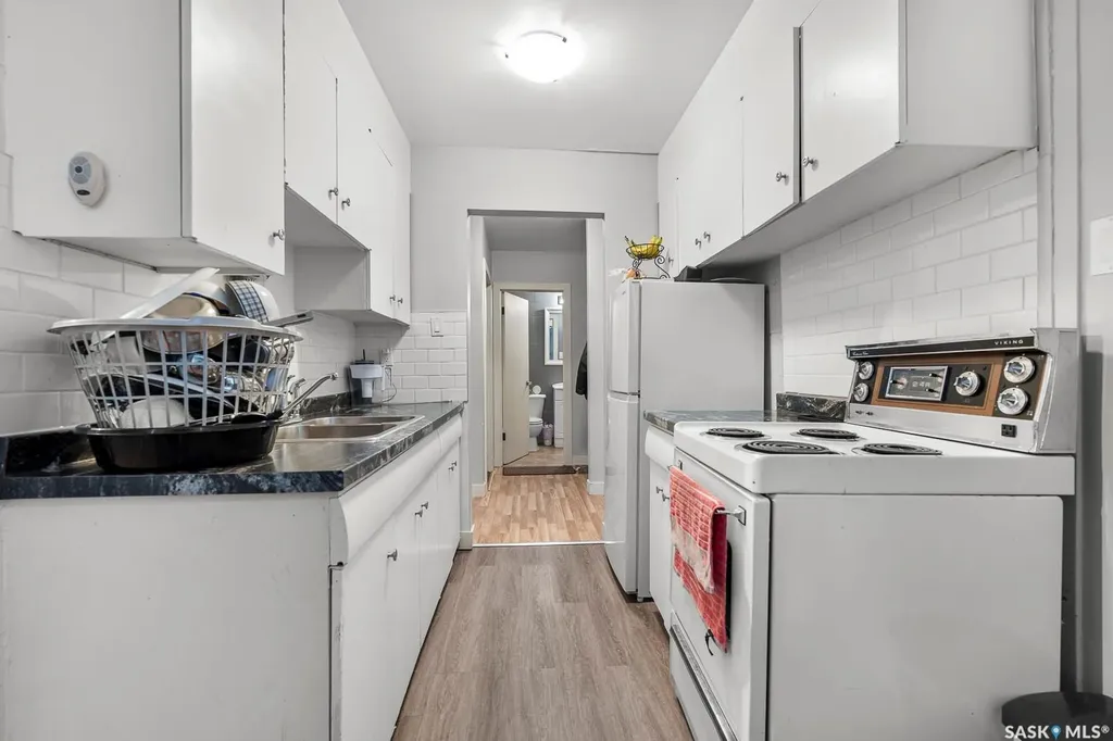 1560 Alexandra Street Regina SK S4T 4N9