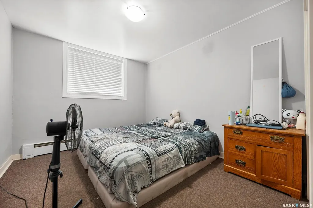 1560 Alexandra Street Regina SK S4T 4N9