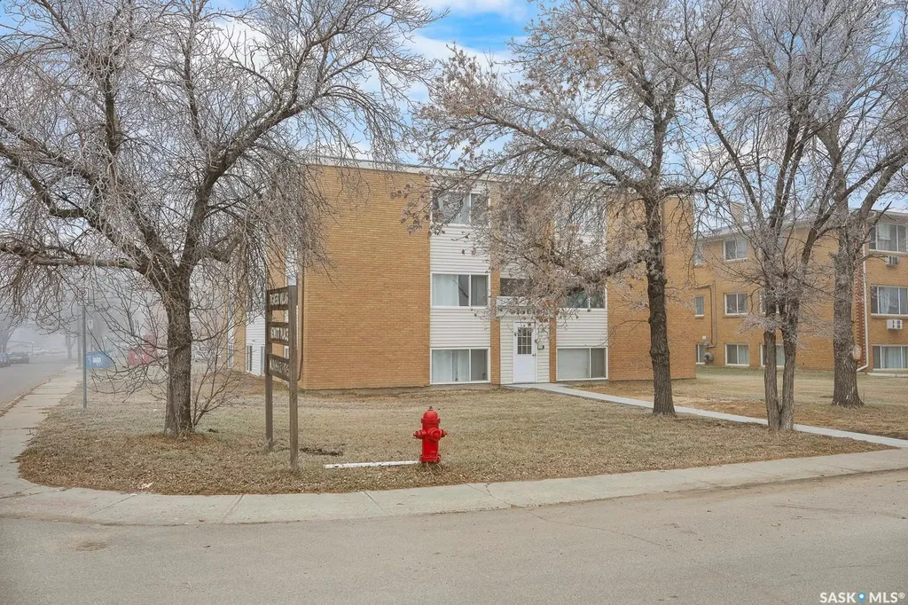 1560 Alexandra Street Regina SK S4T 4N9