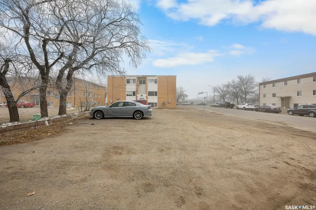 1560 Alexandra Street Regina SK S4T 4N9