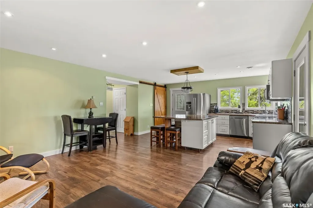 225 3rd Street E Regina Beach SK S0G 4C0