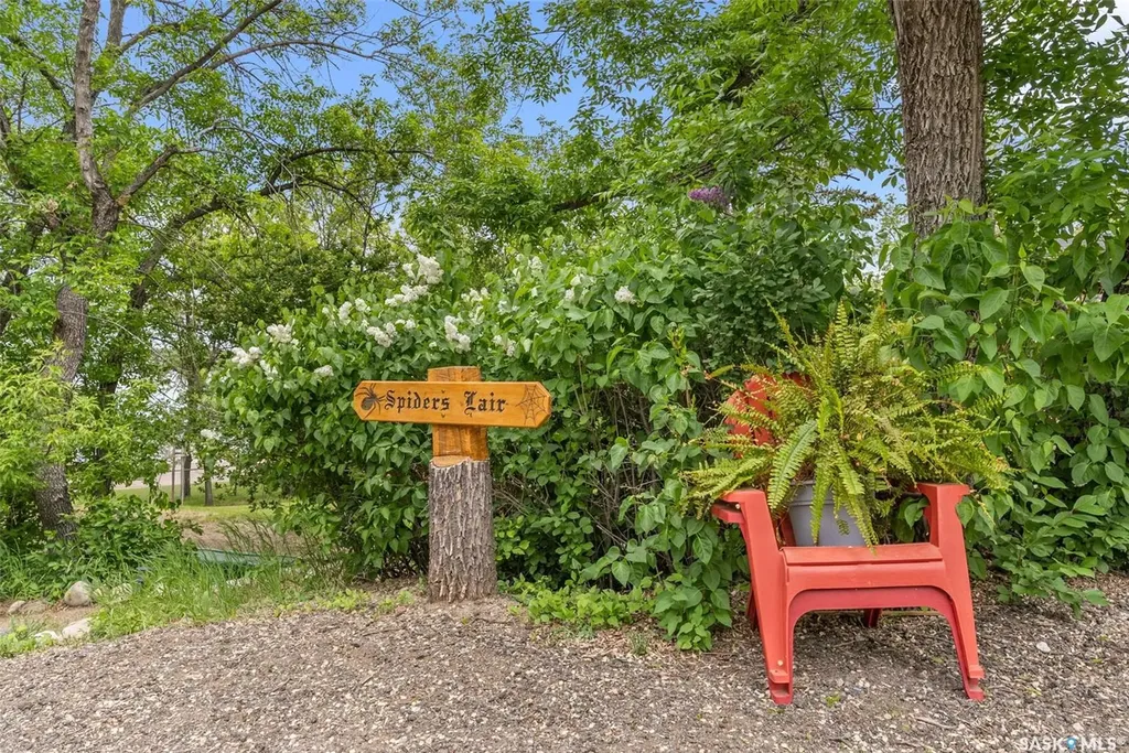 225 3rd Street E Regina Beach SK S0G 4C0