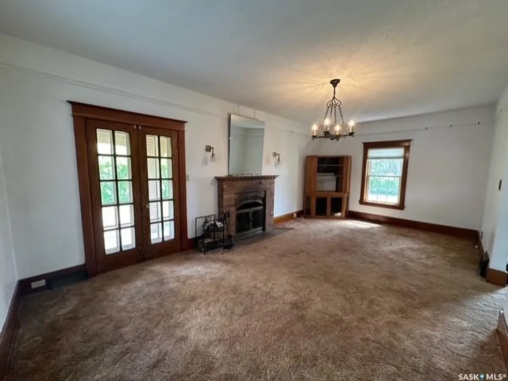 107 1st Avenue W Gravelbourg SK S0H 1X0