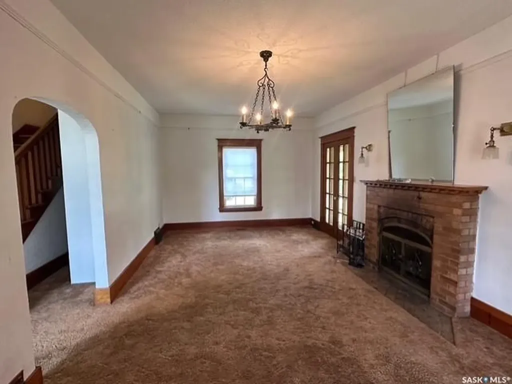 107 1st Avenue W Gravelbourg SK S0H 1X0