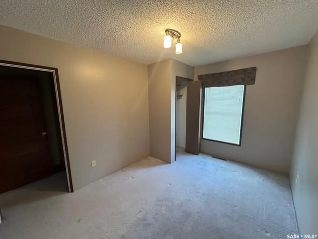 107 1st Avenue W Gravelbourg SK S0H 1X0