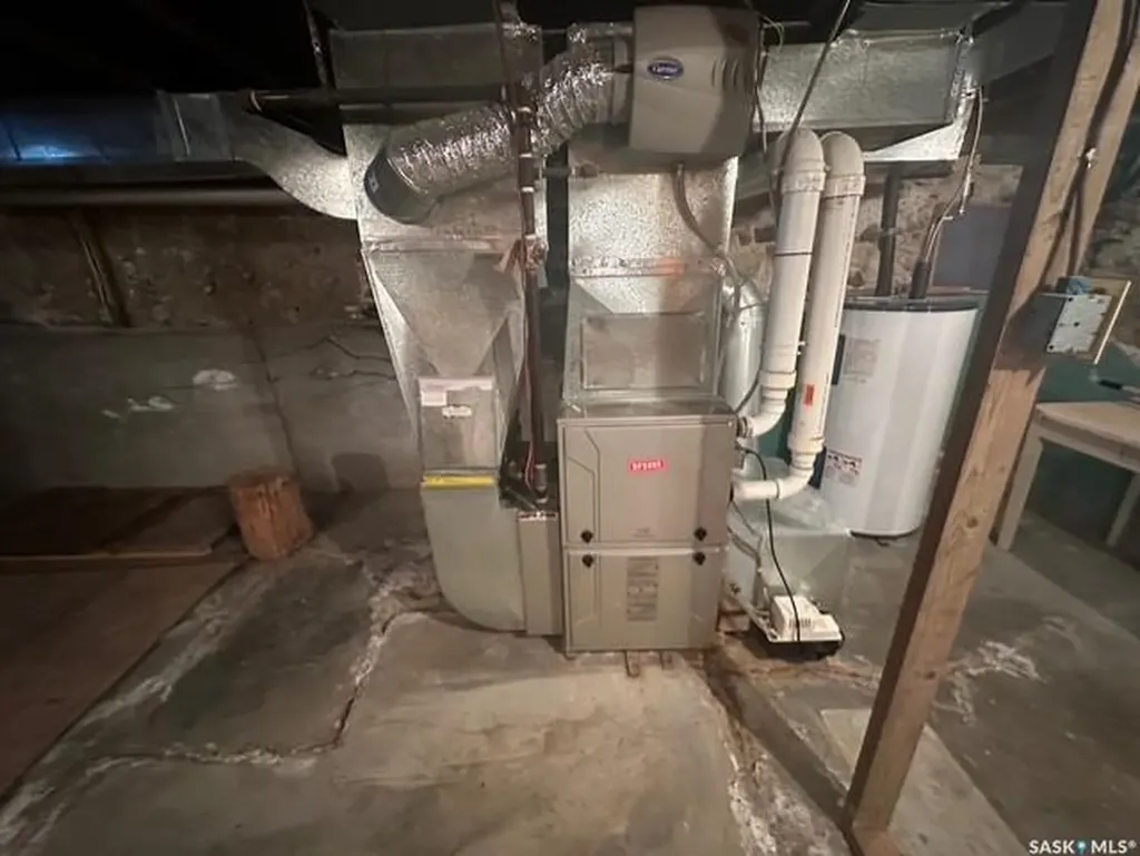 107 1st Avenue W Gravelbourg SK S0H 1X0