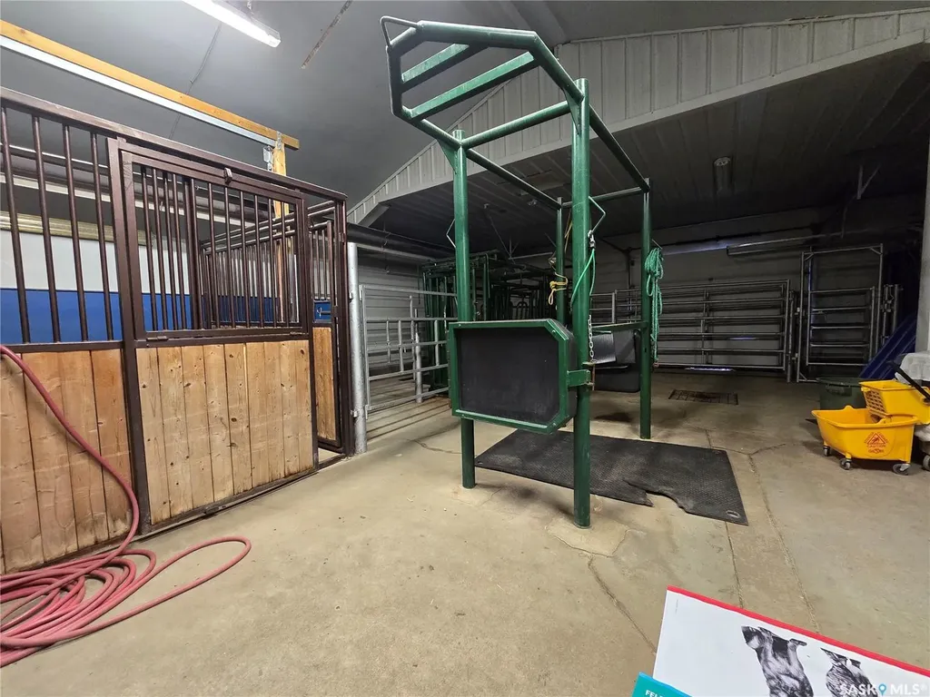 416 7th Avenue NW Weyburn SK S4H 2K7