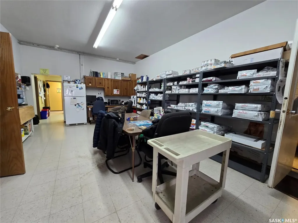 416 7th Avenue NW Weyburn SK S4H 2K7
