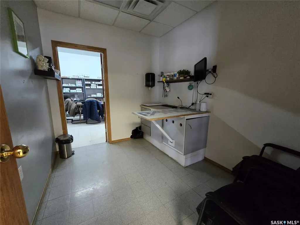 416 7th Avenue NW Weyburn SK S4H 2K7
