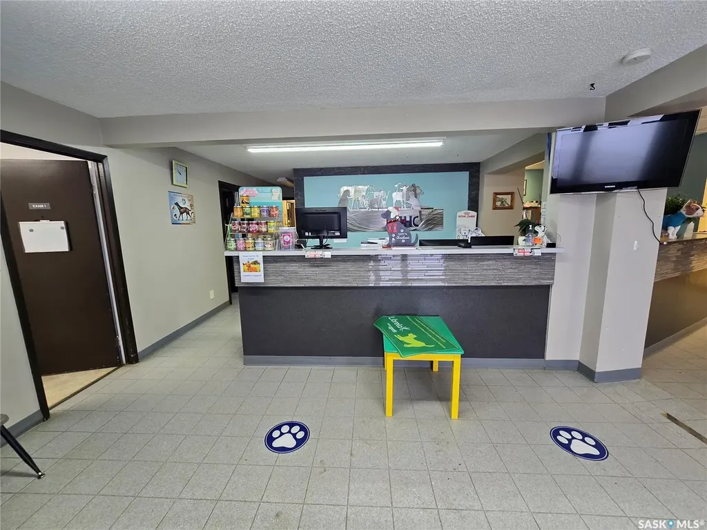 416 7th Avenue NW Weyburn SK S4H 2K7