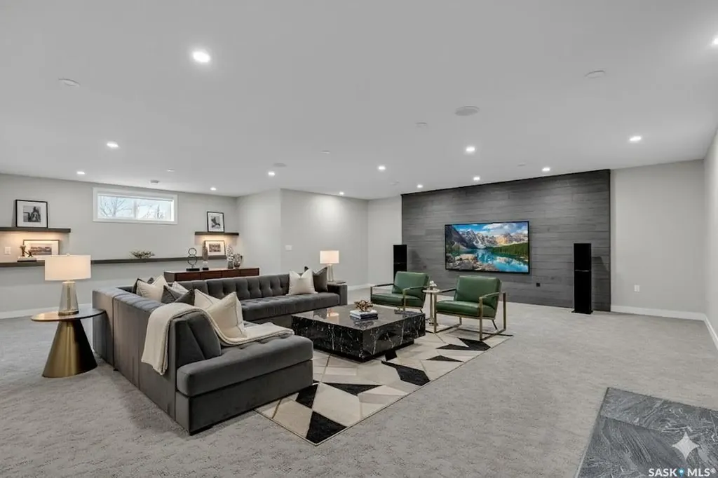 8267 Wascana Gardens Point Regina SK S4V 1G8