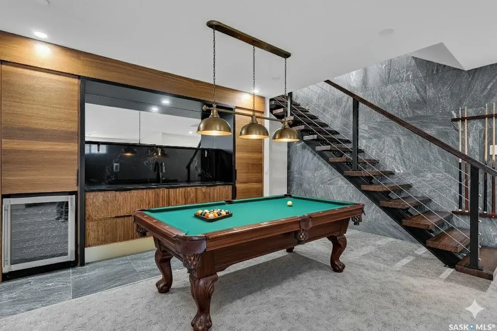 8267 Wascana Gardens Point Regina SK S4V 1G8
