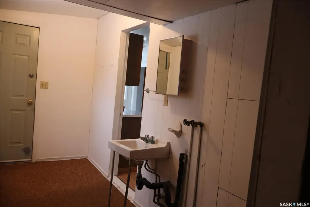 102 1st Avenue E Coronach SK S0H 0Z0