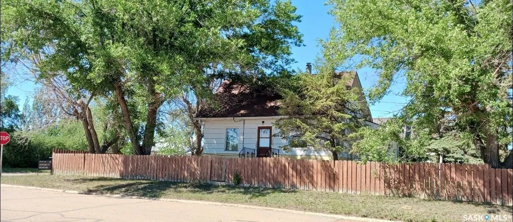 102 1st Avenue E Coronach SK S0H 0Z0