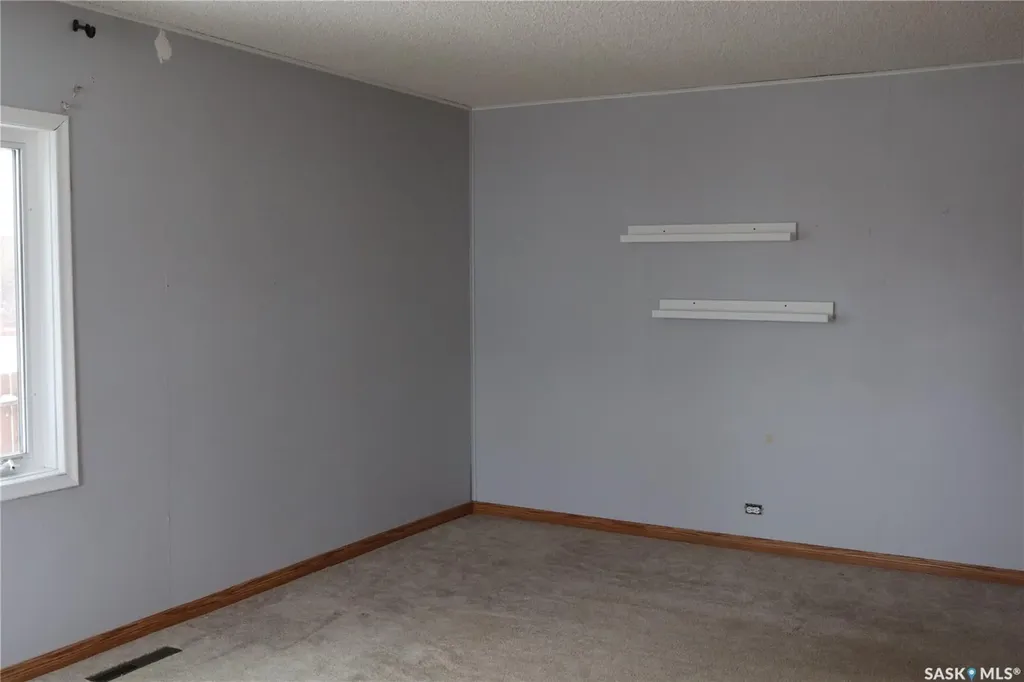 102 1st Avenue E Coronach SK S0H 0Z0