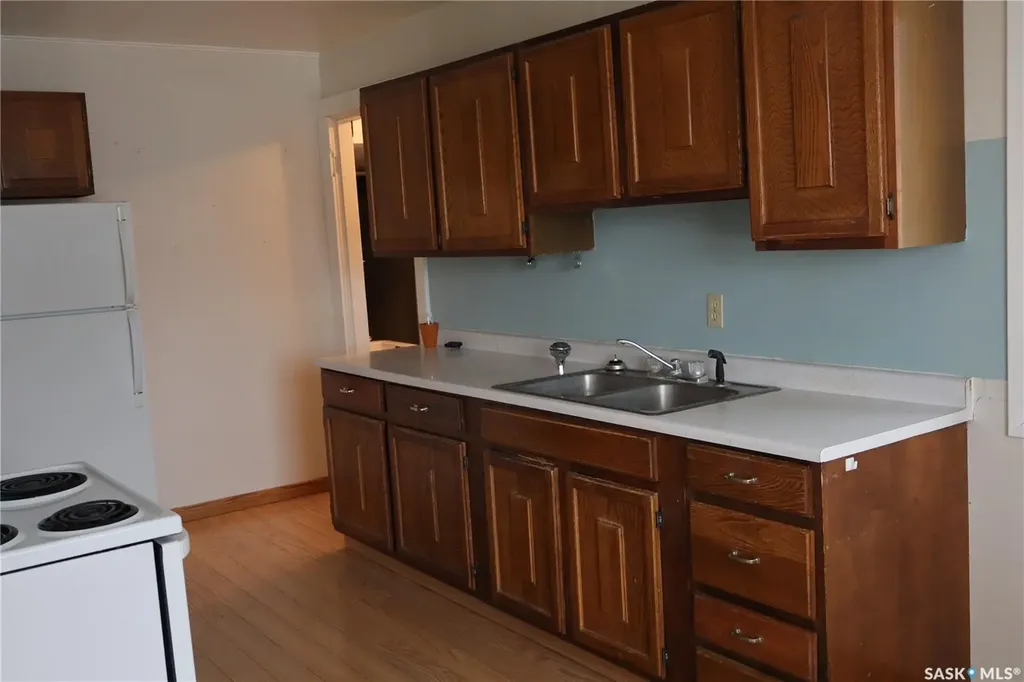 102 1st Avenue E Coronach SK S0H 0Z0