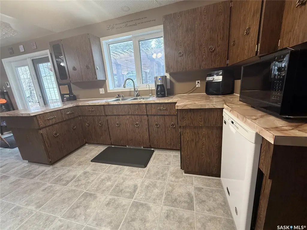 714 2nd Avenue N Annaheim SK S0K 0G0