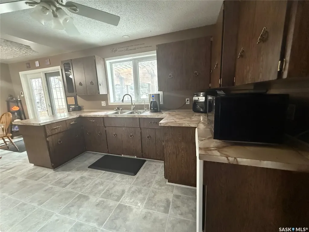 714 2nd Avenue N Annaheim SK S0K 0G0