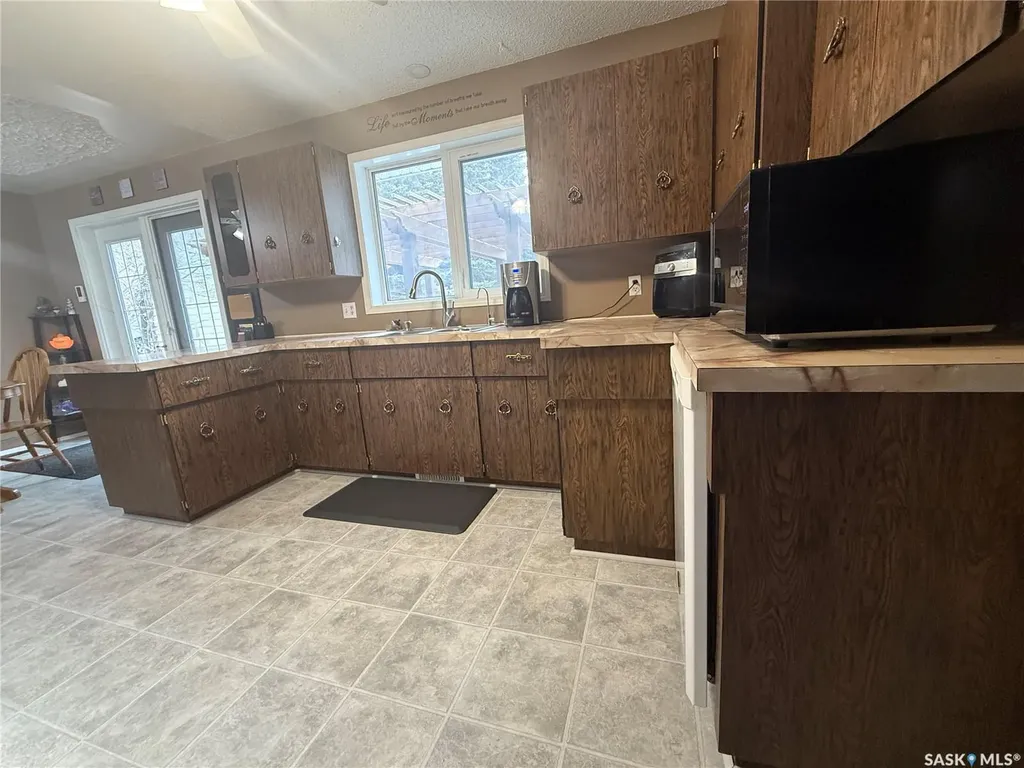 714 2nd Avenue N Annaheim SK S0K 0G0