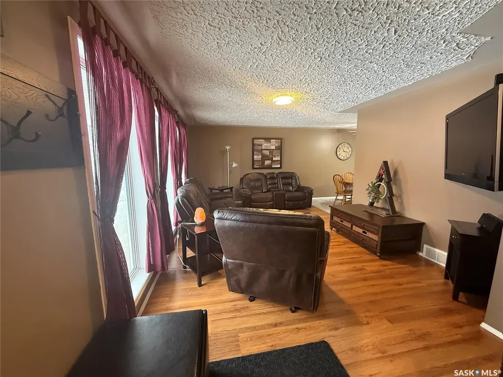 714 2nd Avenue N Annaheim SK S0K 0G0