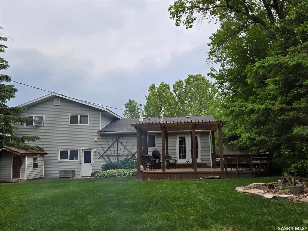 714 2nd Avenue N Annaheim SK S0K 0G0