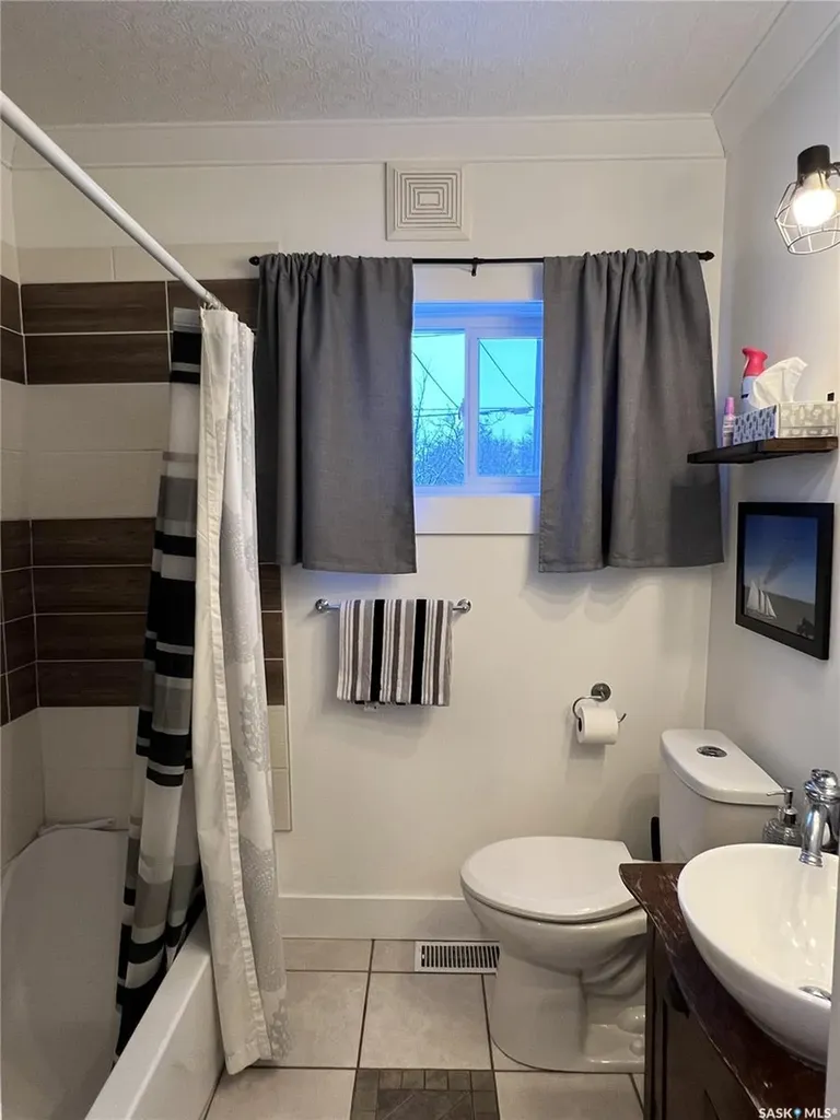 415 3rd Street W Meadow Lake SK S9X 1C8