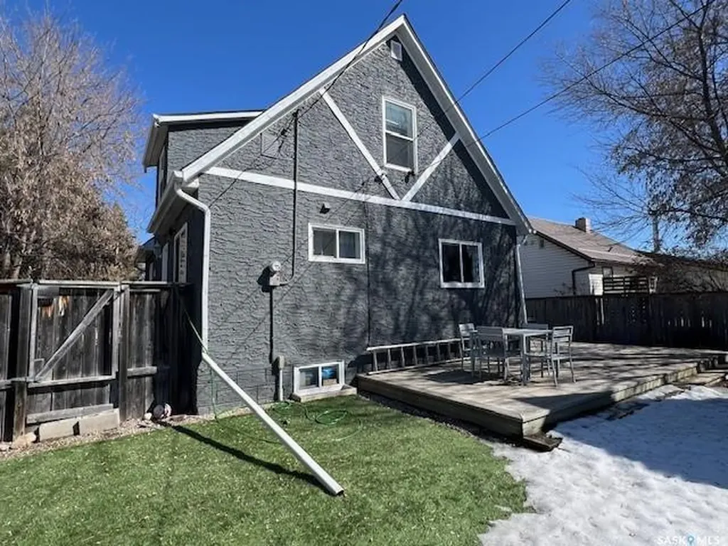 415 3rd Street W Meadow Lake SK S9X 1C8
