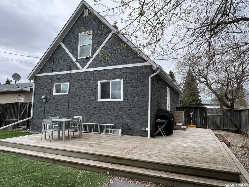 415 3rd Street W Meadow Lake SK S9X 1C8