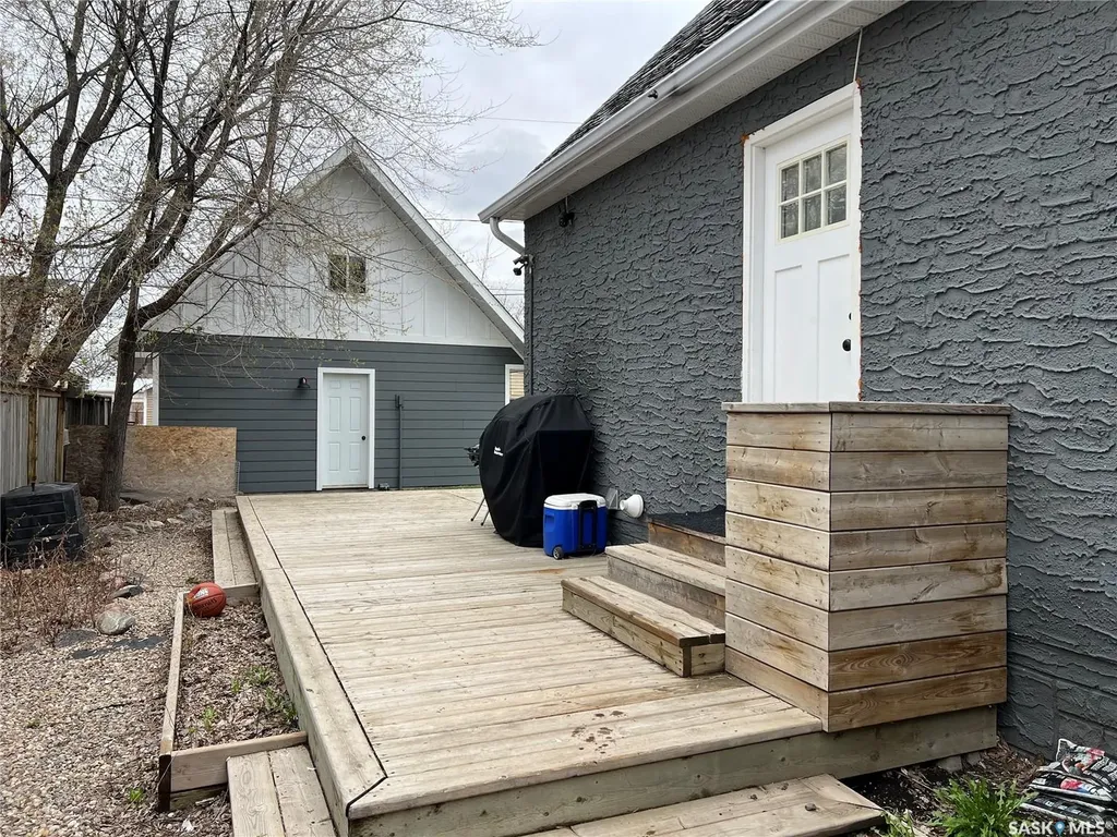 415 3rd Street W Meadow Lake SK S9X 1C8