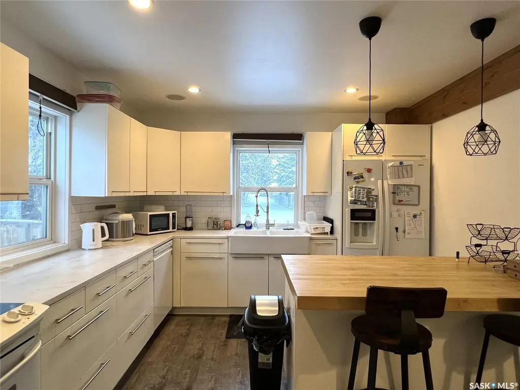 415 3rd Street W Meadow Lake SK S9X 1C8