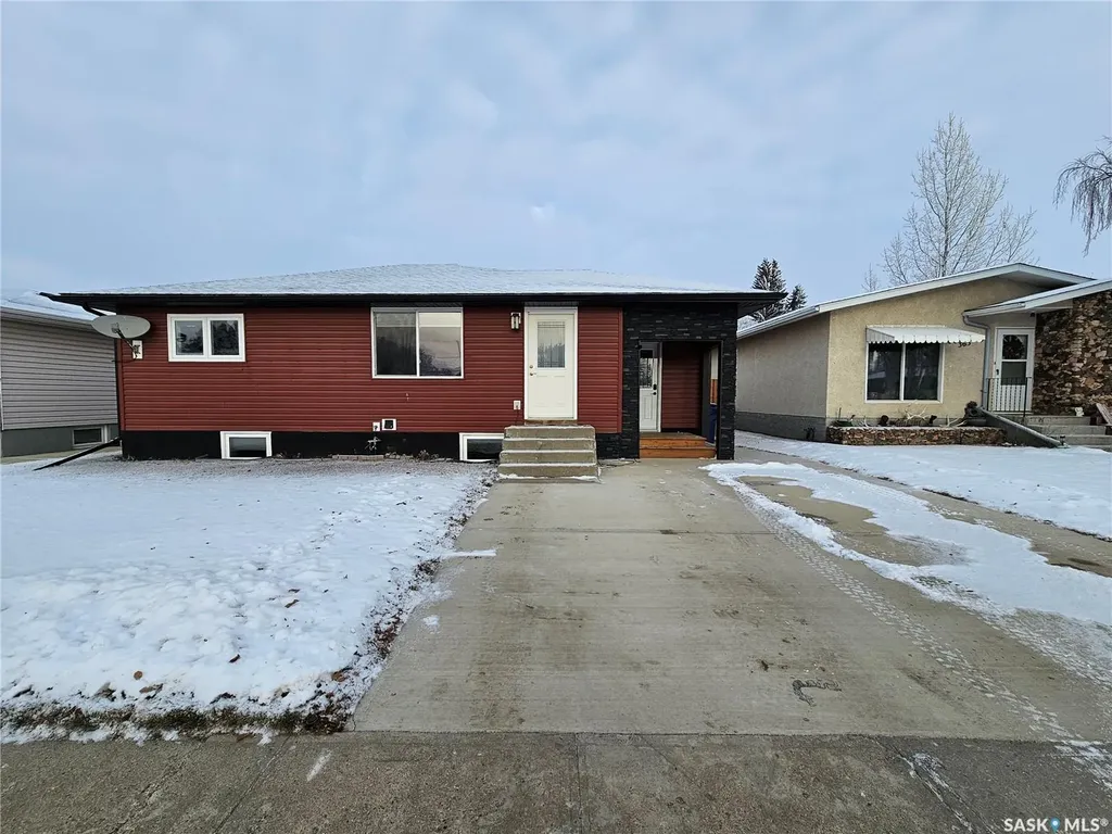 373 2nd Avenue W Unity SK S0K 4L0
