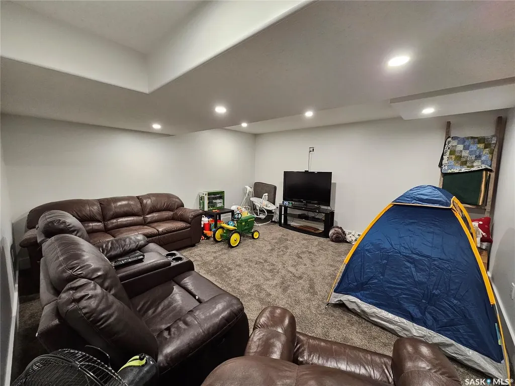 373 2nd Avenue W Unity SK S0K 4L0