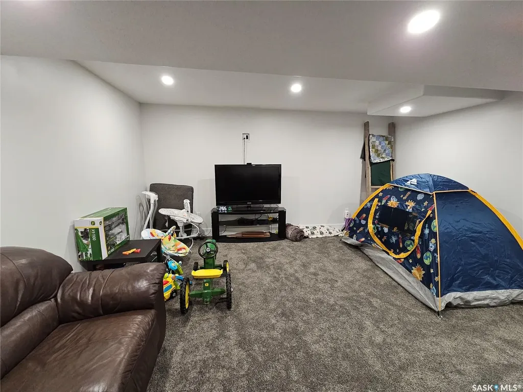 373 2nd Avenue W Unity SK S0K 4L0