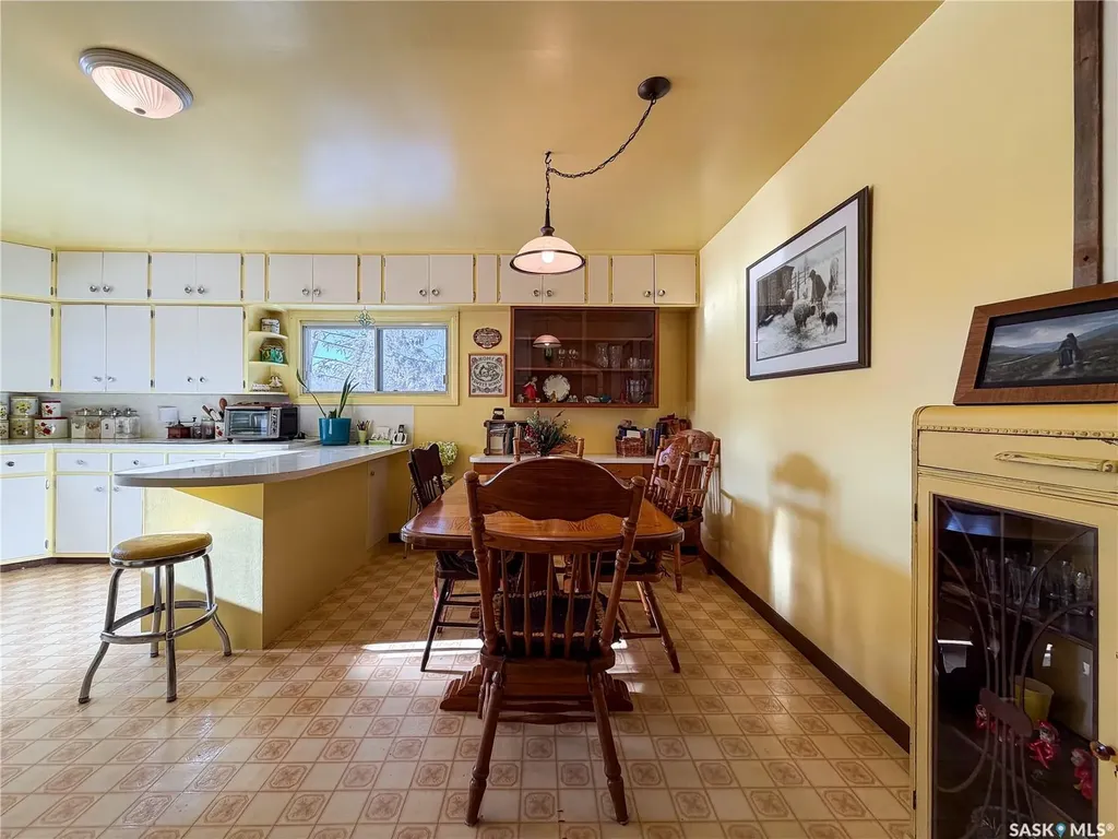 610 Railway Street Eastend SK S0N 0T0