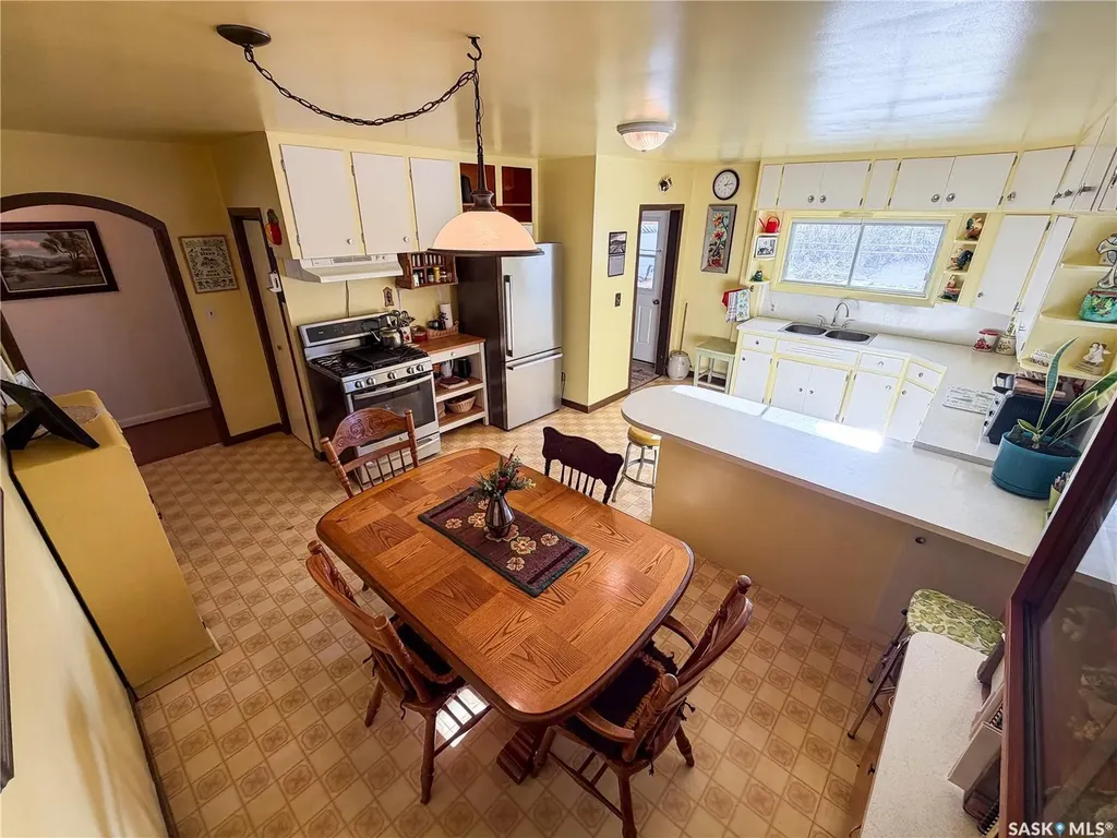 610 Railway Street Eastend SK S0N 0T0