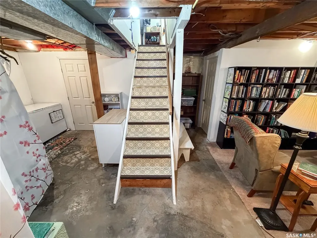 610 Railway Street Eastend SK S0N 0T0