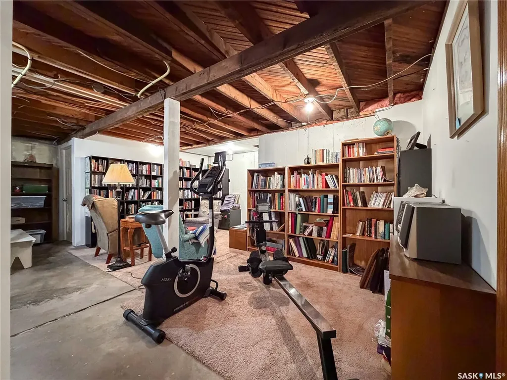 610 Railway Street Eastend SK S0N 0T0