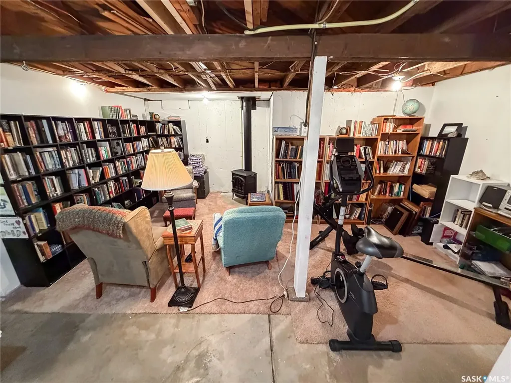 610 Railway Street Eastend SK S0N 0T0