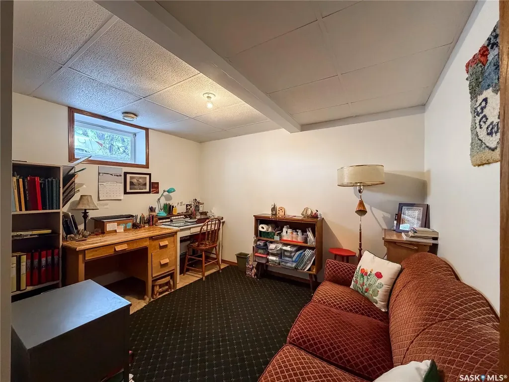 610 Railway Street Eastend SK S0N 0T0