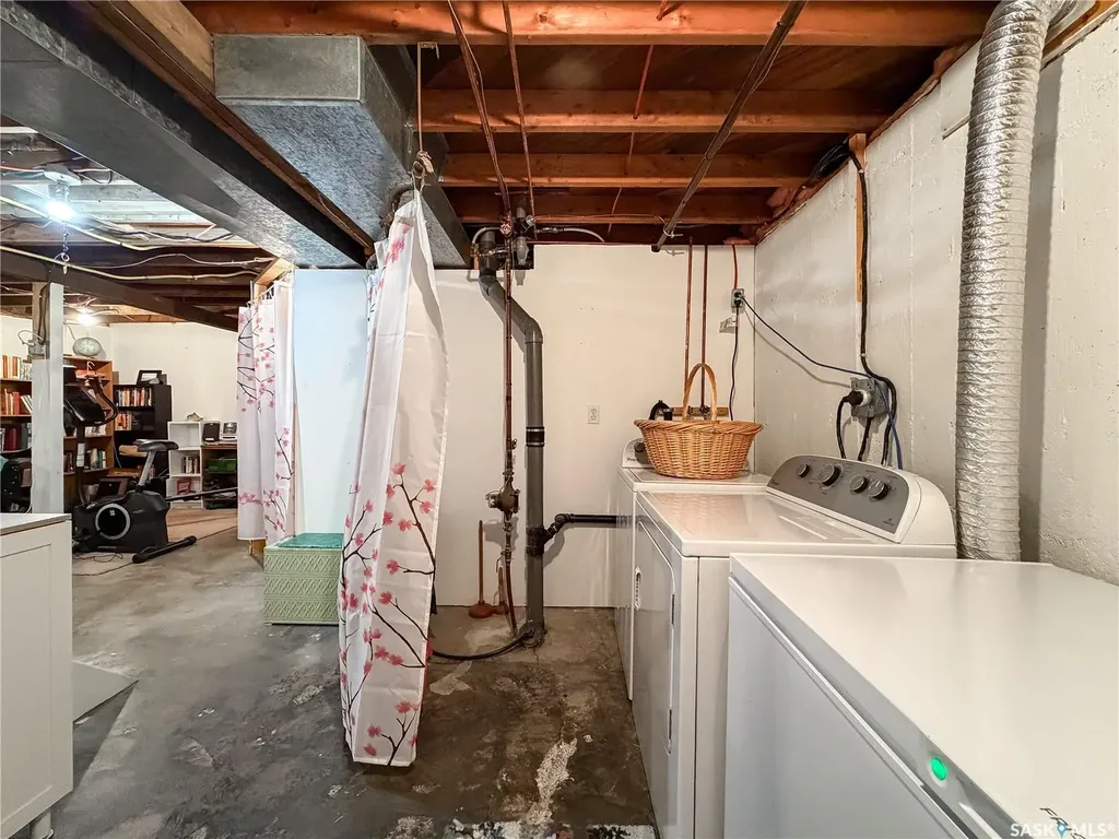 610 Railway Street Eastend SK S0N 0T0