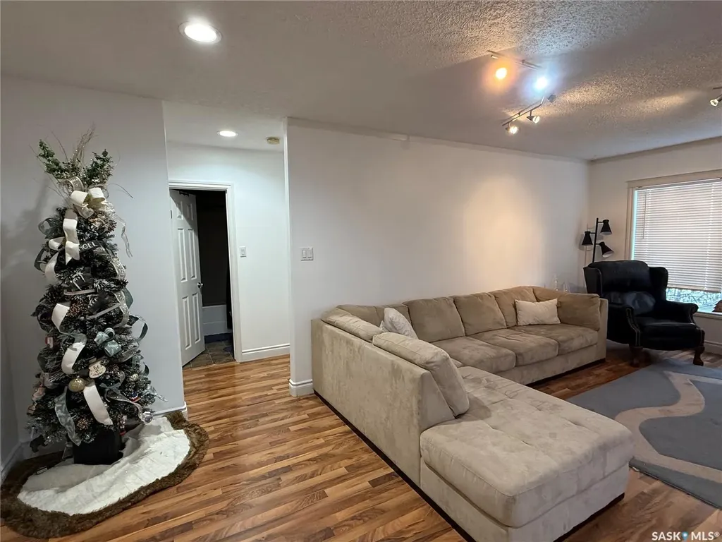 107 5th Avenue E Kindersley SK S0L 1S0