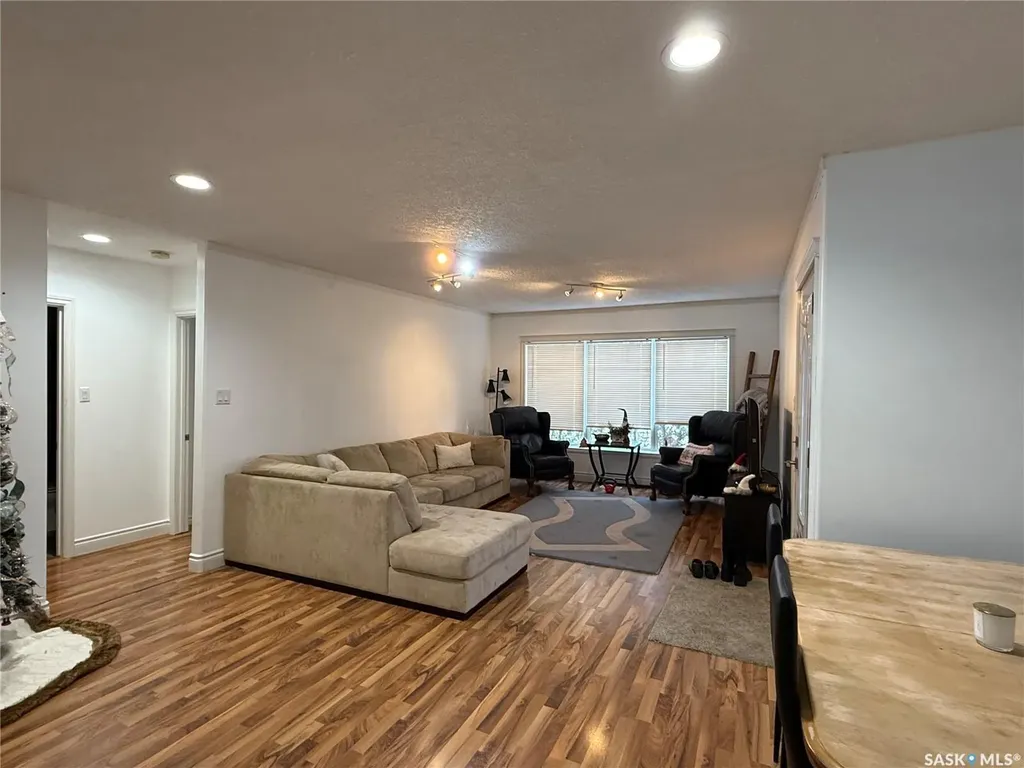 107 5th Avenue E Kindersley SK S0L 1S0