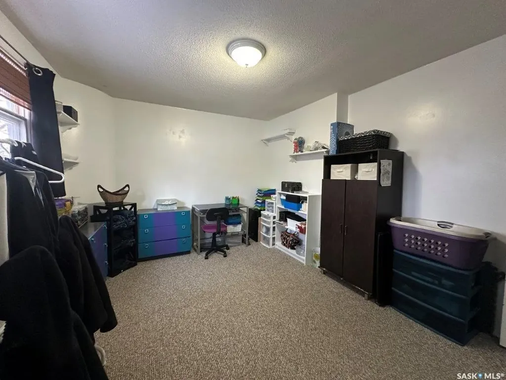 113 4th Avenue E Kindersley SK S0L 1S0