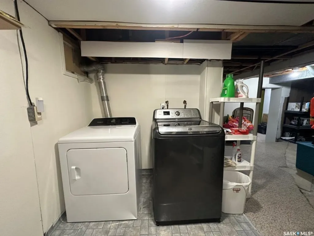 113 4th Avenue E Kindersley SK S0L 1S0